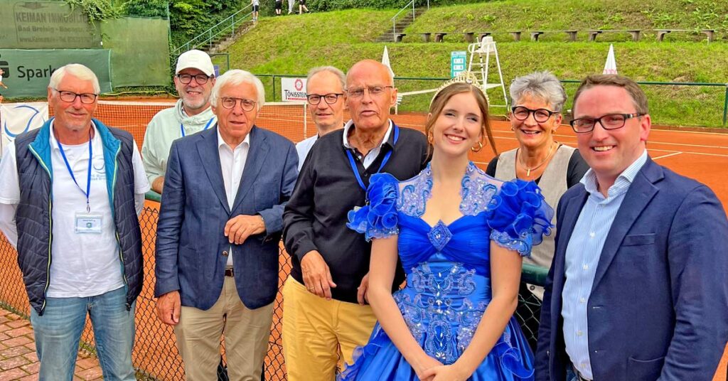 Die Ehrengäste und Macher des Turniers in Bad Breisig.