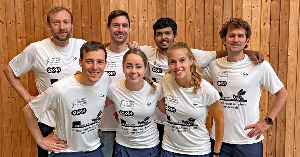 Das erfolgreiche Team: jew. v.li. vorne: Thilo Mund, Sarah Pinnen, Toni Remakulus; hinten: Oliver Schmidt, Michi Nonn, Ashak Alok, Sebastian Strödke