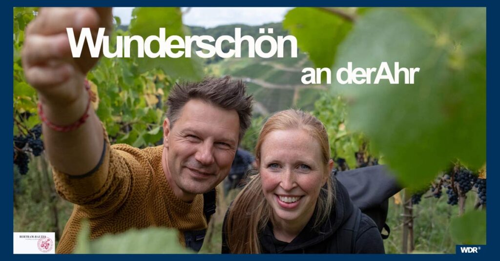 Moderator André Gatzke und die Gastgeberin Julia Baltes in Weinbergen des Mayschoßer Mönchberges.