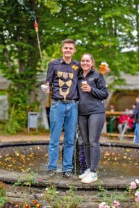 Jan Adriany, der neue Hahnekönig. An seiner Seite: Hahnekönigin Laura Jünger. 
