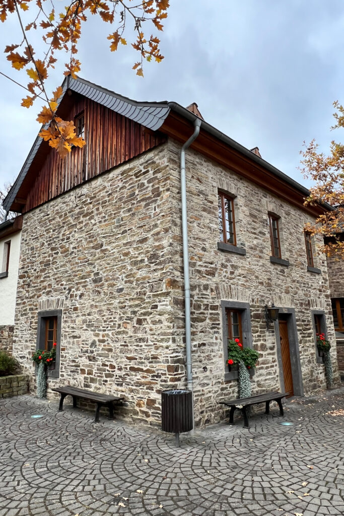 Das „Backes“ in Westum – ein historisches Backhaus im Herzen von Westum, einem Stadtteil von Sinzig.