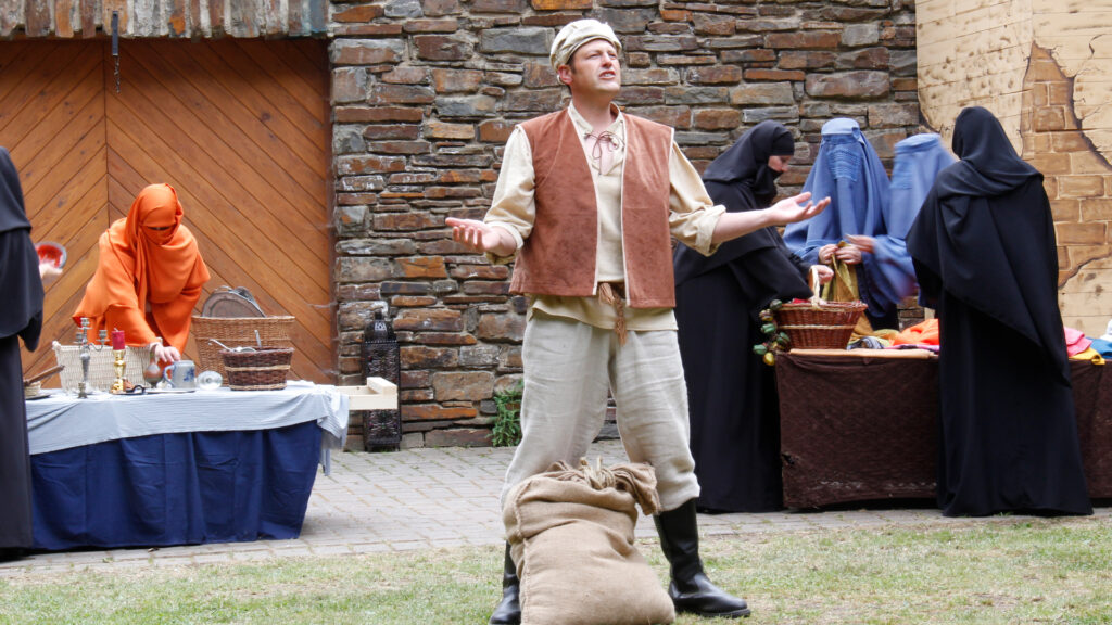 Freilichtbühne in Schuld: Theater für die ganze mitten im Wald oberhalb von Schuld.