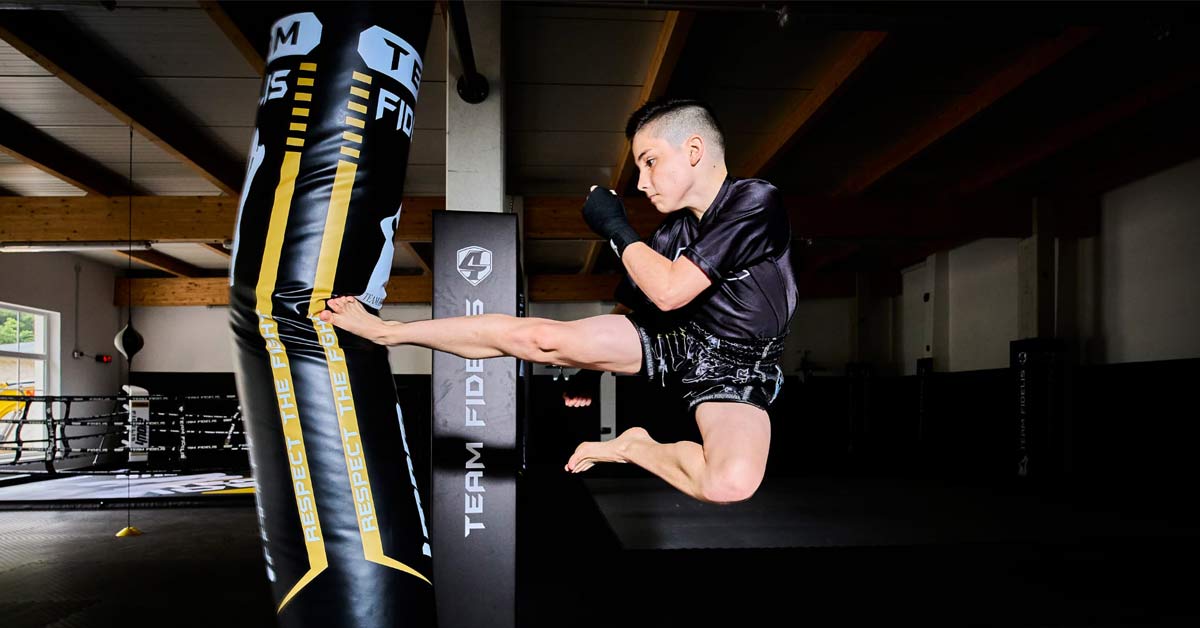 Taylor Schmitz (15) aus Ahrbrück gewinnt in Trier den WM-Titel der World Kickboxing und Karate Union (WKU).