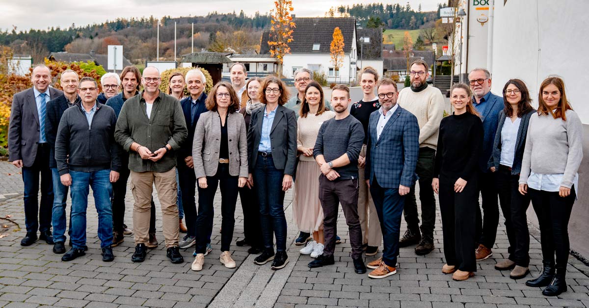 Beim 22. Workshop der Hochwasserpartnerschaft Ahr in der Bürgerhalle Spessart standen zwei zentralen Themen der Hochwasservorsorge im Mittelpunkt: das Projekt des sogenannten Hydro-Zwillings und die Novellierung des Landeswassergesetzes.