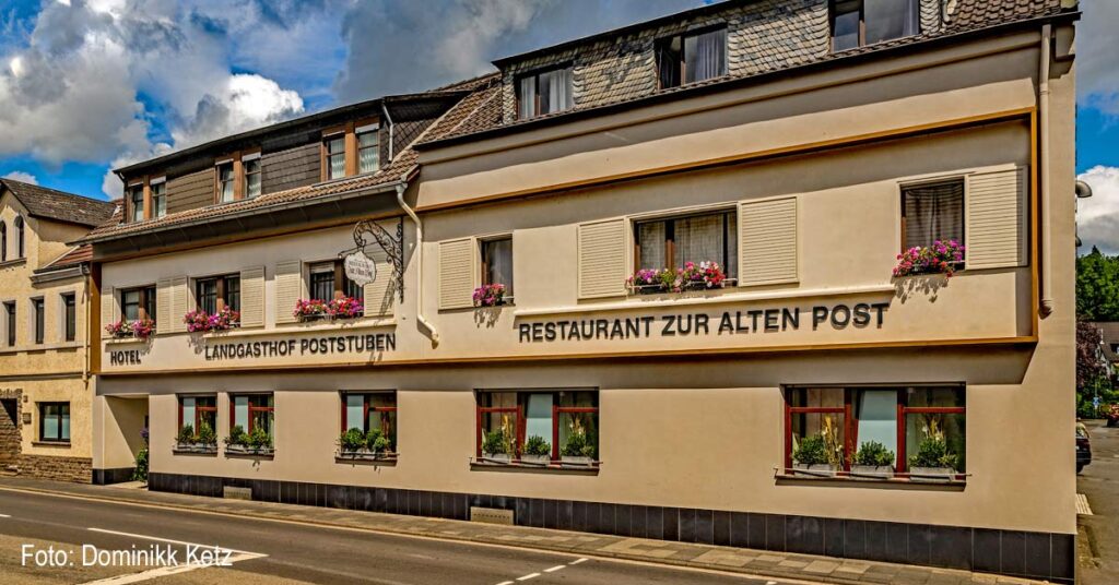 Der Kreis Ahrweiler glänzt wieder auf der kulinarischen Landkarte! Hans Stefan Steinheuer und sein Restaurant "Zur Alten Post" zählen laut Gault Millau 2025 erneut zu Deutschlands Top Ten.