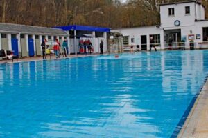 Der Rückbau des Thermalfreibads Bad Bodendorf beginnt Anfang Dezember. Klare Zeitplanung, strukturiertes Vorgehen. 