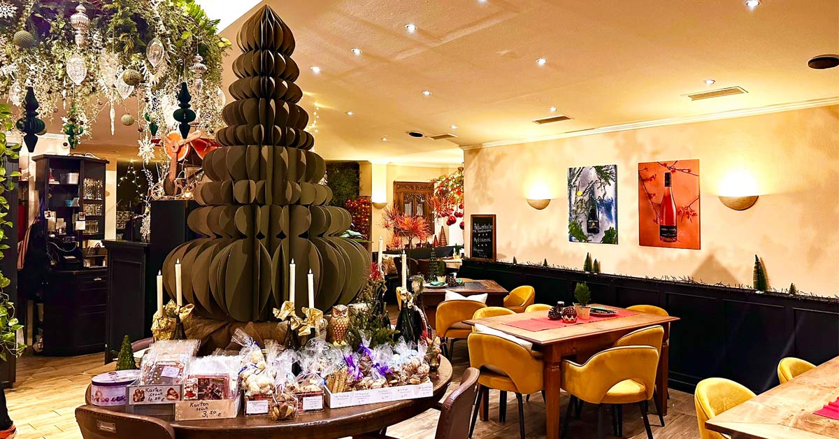 Das Ahrtal mit allen Sinnen: Genussabende im Restaurant Hofgarten Gutsschänke Meyer-Näkel: Regionale Küche, besondere Themenabende und preisgekrönte Weine – ideal für einen Kurztrip oder ein unvergessliches Wochenende an die Ahr.