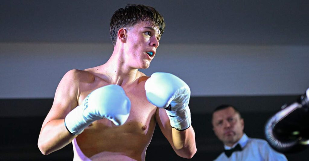 Er wollte seinerzeit eigentlich nur mit seiner Mutter ins Fitnessstudio. Heute steht Luca Schmitz erfolgreich im Boxring.