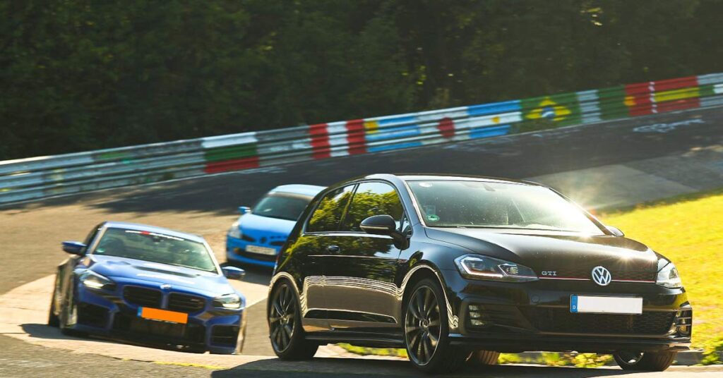 Für die Touristenfahrer hat mit der Verkündung der Termine der Countdown bis zur ersten Schrankenöffnung begonnen – und damit auch die Vorfreude auf das Fahrerlebnis auf der wohl schönsten und anspruchsvollsten Strecke der Welt.