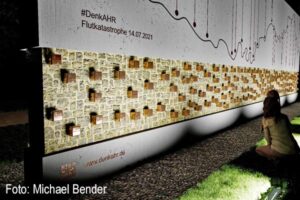 Bei der „Ahrena der Ideen“ wurde der Verein DenkAHR für die geplante zentrale Gedenkstätte im Kaiser-Wilhelm-Park ausgezeichnet. 