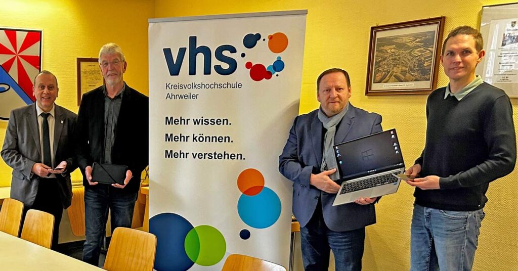 Die Kreisvolkshochschule unterstützt Brohltaler Bürgerinnen und Bürger im digitalen Alltag. Die Bürger*innensprechstunde hilft kostenlos bei Smartphone & PC