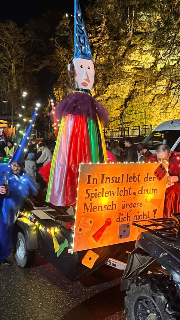 "In Insul lebt der Spielewicht..." Jecke aus Insul in Schuld..