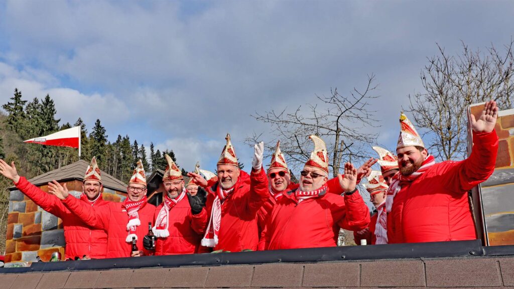 Auch Hönninger Jecken von der dortigen KG sind bei dem Karnevals-Event in Adenau mit von der Partie.