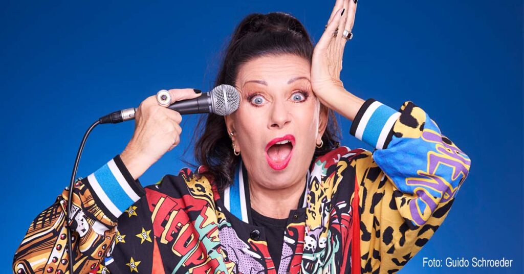 Kabarett in Lantershofen: Patrizia Moresco gastiert am 17. April 2026 mit ihrem Programm „Overkill“ im Winzerverein. Pointenreich, provokant und brüllend komisch.