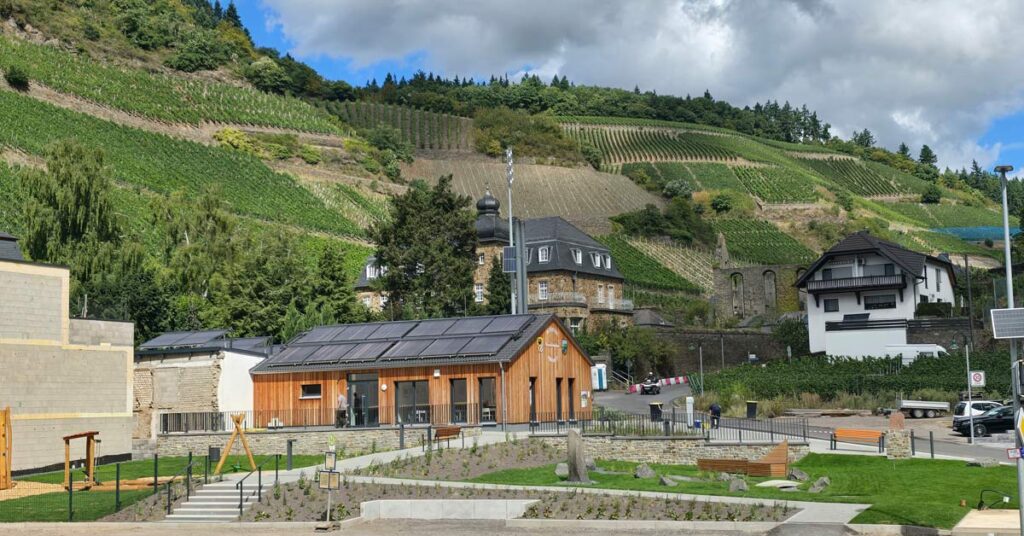 „Bus fährt – aber nur für Schüler: Marienthal steckt im Verkehrs-Abseits“ Konkret: Kaum Verbindungen, große Probleme.
