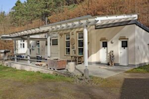 Hier findet der Kurs der Kreisvolkshochschule Ahrweiler in Zusammenarbeit mit dem Steinhauerverein Weibern statt.