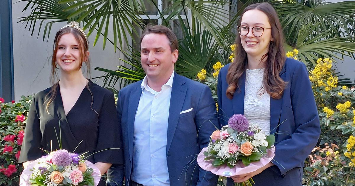 Neue Brunnenkönigin in Bad Breisig: Elisa Kindler (r.) wird beim Brunnenfest 2026 gekrönt. Vier Tage Musik, Markt, Illumination und Highlights im Kurpark.