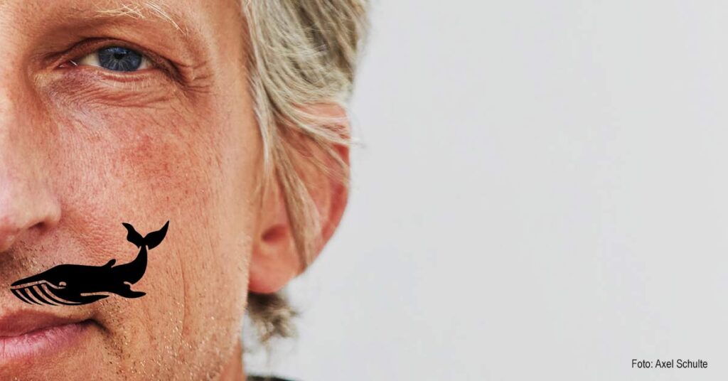 William Wahl live in Bad Breisig: Der Gewinner des Deutschen Kleinkunstpreises 2026 bringt sein Programm „Wahlweise“ am 25.04.2026 in die Jahnhalle.