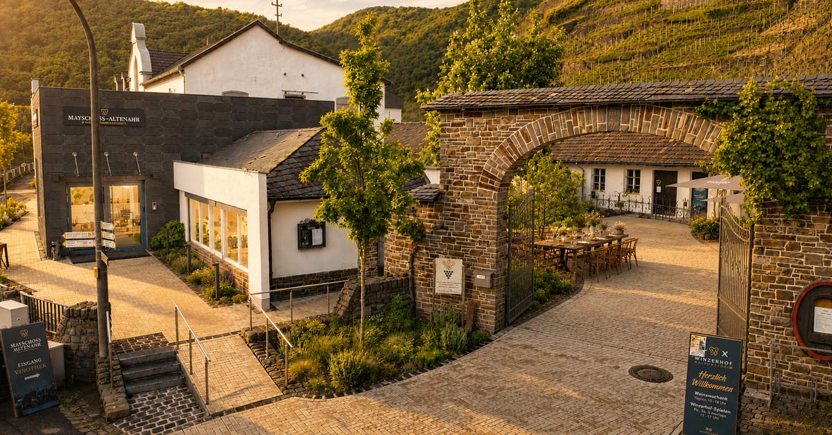 Kulinarische Auszeit zwischen Steillagen: Die Winzergenossenschaft Mayschoß-Altenahr lädt nach Walporzheim ein.
