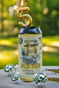 Zum Jubiläum gibt es deshalb ein besonderes Bier: FÖNNEF – Rheinischer Dialekt für „Fünf“.