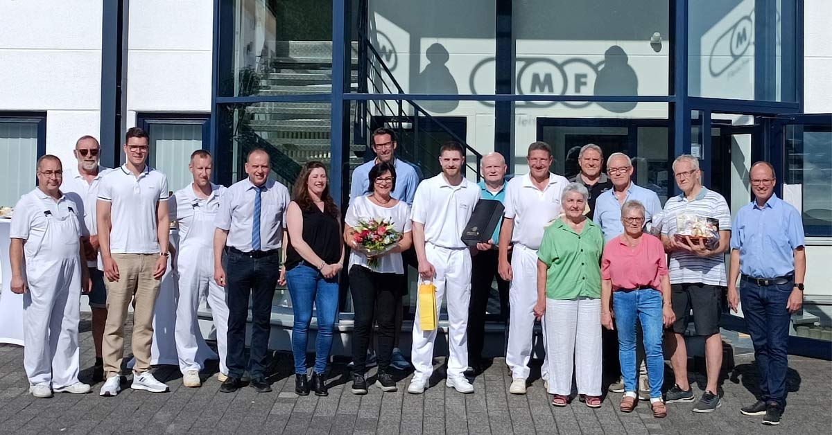 Generationenwechsel im Gewerbepark Brohltal-Ost: Die Metzgerei Weingart übernimmt MFW Fleischwaren in Niederzissen. Alle Arbeitsplätze bleiben erhalten.