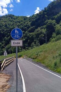 Am Ende des fertiggestellten Ahr-Radweges bei Mayschoß.