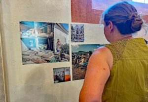 Lange blieben die Besucher der Vernissage vor den einzelnen Bildern der Fotografen stehen.