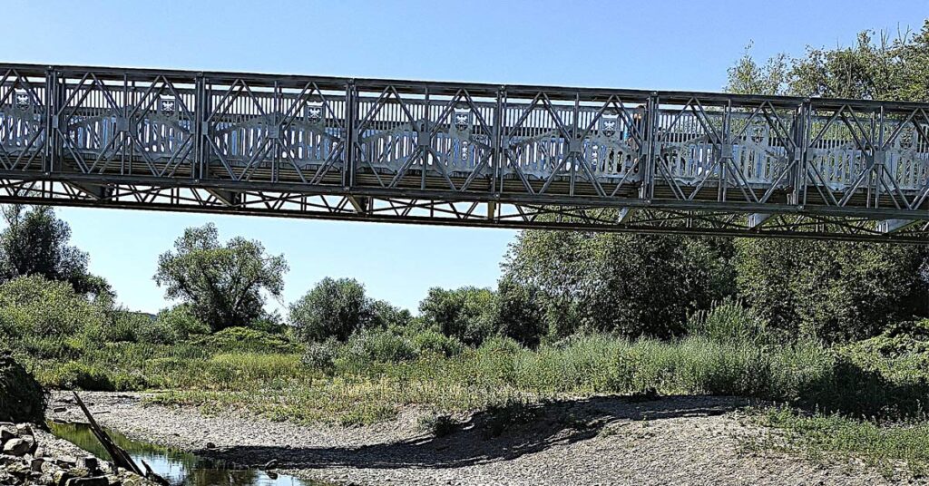 Das verschwundene Draht-Kunstwerk an der Ahrmündung in Sinzig wurde von der Stadtverwaltung entfernt. Der "Fall" ist gelöst.