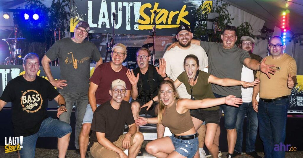 30 Jahre Erfahrung, neuer Name & geballte Party-Power: Wie die Eifeler Liveband „Laut!Stark“ mit Bläsern, Rock & Charts jedes Event zum Kochen bringt.