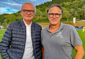 Trainer und Manager der Lotto Elf. Hans-Peter Briegel und Edgar Schmitt.
