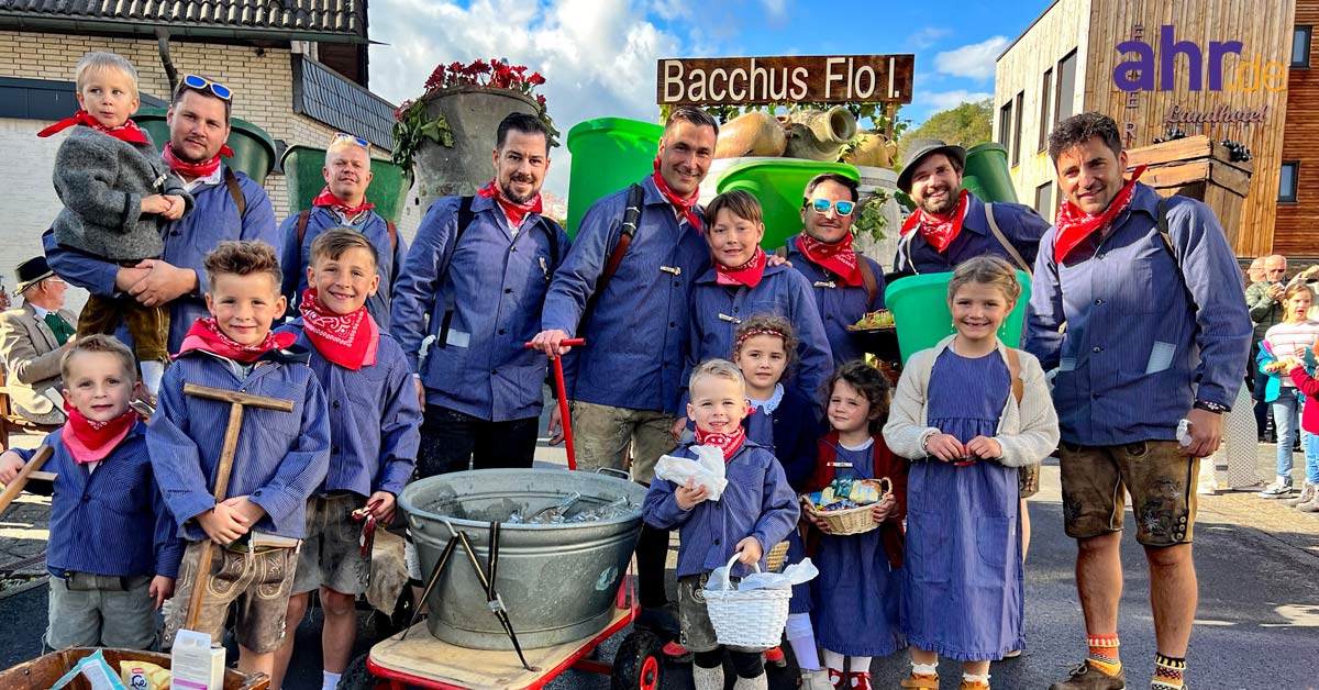 Insuler Winzer. Beim 51. Oktoberfest in Insul spielte wieder das Wetter mit: Pünktlich zum traditionellen Erntedank- und Trachtenumzug besserte sich der Himmel über der Oberahr.