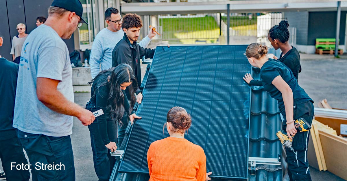 An der Barbarossaschule in Sinzig haben Jugendliche selbst Dächer gebaut und Solarmodule installiert. Dabei ging es um weit mehr als Sonnenenergie.