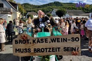 Zum Wohle! Natürlich alkoholfrei! Erst Regen, dann riesige Gaudi!